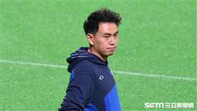 王柏融和翻譯蕭一傑。（資料圖／記者王怡翔攝影）