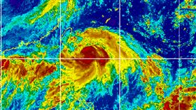 「玲玲劍魚法西」三颱風擾台？吳德榮：全台連下5天雨
圖翻攝自NHC色調強化雲圖