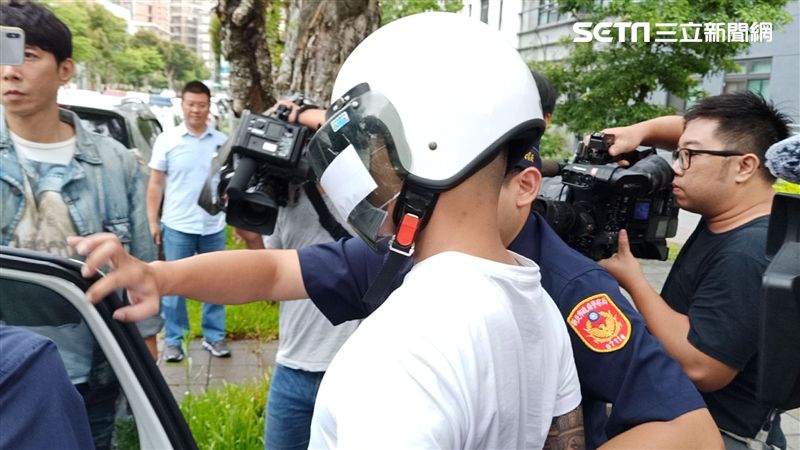 伴舞轉職當老闆　他放話查帳竟遭焚屍