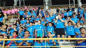 ▲TFA台北外師足球體育學院用行動支持中華男足。（圖／記者林辰彥攝影）