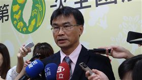 超前歐日　農委會10億元建冷鏈物流解決產銷失調農委會主委陳吉仲6日說，回應全國農業會議意見，已推16項政策。關於公費建置冷鏈物流超前歐日，他說，政院已撥10億元執行，這絕對是解決產銷失調最重要政策。中央社記者楊淑閔攝　108年9月6日