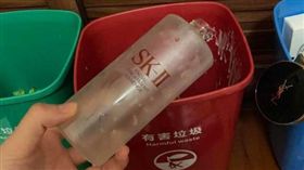 6歲兒分類保養品！媽崩潰揪兇手…尪被罰苦「買全套」賠罪（圖／翻攝自微博）