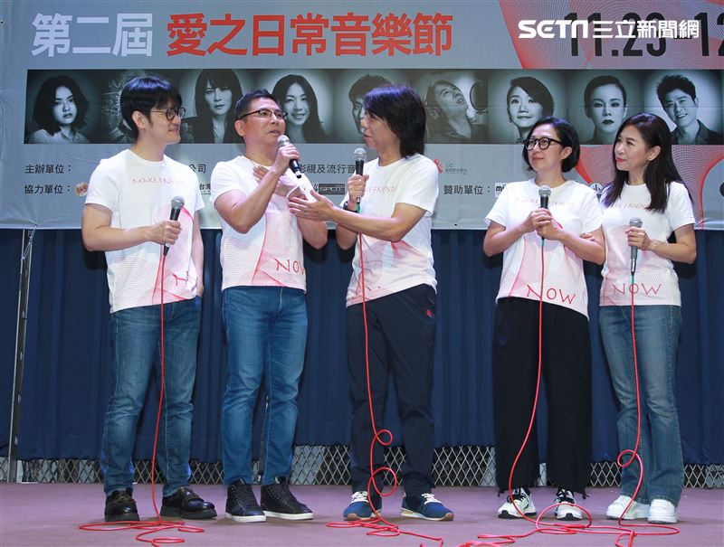 郭蘅祈、李壽全、黃韻玲、陳建騏、馬毓芬任「第二屆愛之日常音樂節」製作人。（記者邱榮吉/攝影）