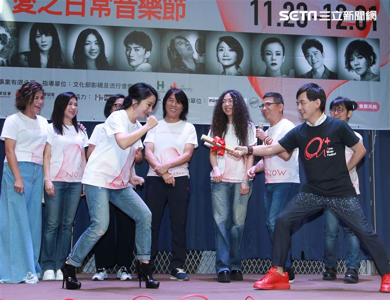 陶晶瑩、萬芳、李英宏、江美琪、郭蘅祈、李壽全、黃韻玲、陳建騏、馬毓芬「第二屆愛之日常音樂節」售票記者會。（記者邱榮吉/攝影）