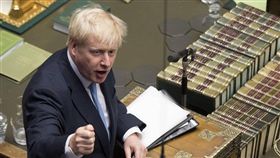 英國國會上議院6日批准一項法案，將迫使首相強生（圖）延後脫歐。（圖取自facebook.com/ukparliament）