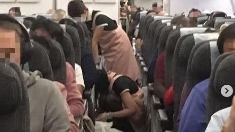 獨／空服又爆洋男機上炸屎！照片超噁