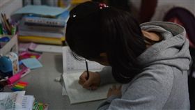 偏鄉孩子，和阿嬤相依為命的姐妹（兒福聯盟提供）