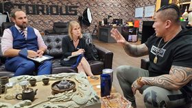 館長接受彭博專訪（圖／翻攝自飆捍臉書）