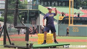 中信兄弟鄭錡鴻轉任教練。（圖／記者王怡翔攝影）