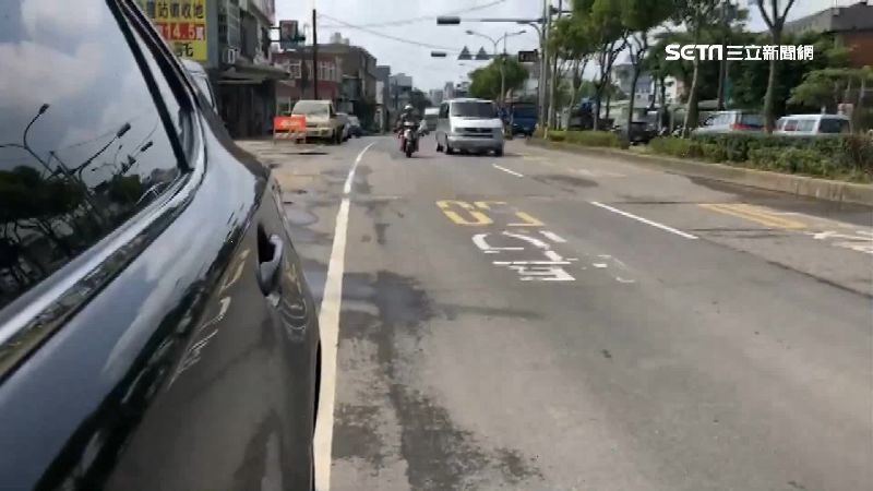 未兩段式開門害摔！駕駛辯「離很遠」