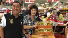 麻豆文旦加拿大開賣  10公噸2天完售台南市政府與外貿協會合作，前往加拿大舉辦文旦暨農產加工品展售會，吸引許多消費者前往超市購買，10公噸麻豆文旦在開賣第2天就完售。（台南市農業局提供）中央社記者楊思瑞台南傳真  108年9月8日