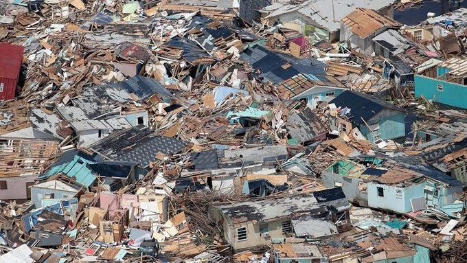 怪獸颶風狂襲…民眾直擊街道漂浮屍