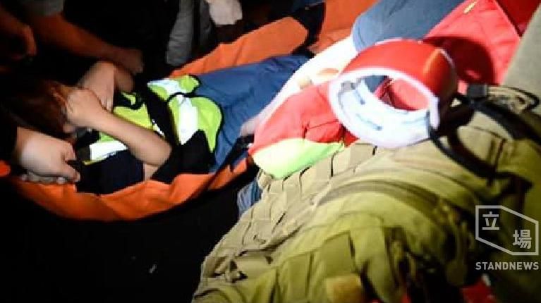 港警「無差別」開槍！救護員中彈倒地