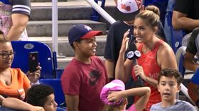 ▲神奇小朋友接了2個同一打席界外球。（圖／取自美國職棒官網）