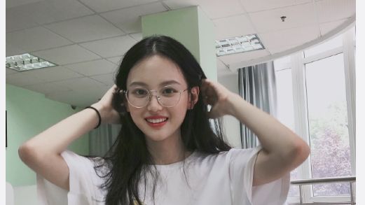 北影網紅開學日？像劉亦菲的她最吸睛
