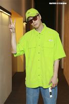 金鐘視覺設計總監廖人帥、平面視覺設計吳建龍接受三立新聞網專訪。（圖／記者林士傑攝影）