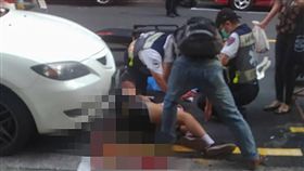 追求不成竟砍人成重傷　高雄男子遭聲押獲准高雄市7日發生22歲曾姓男子疑追求女高中生不成，持刀將對方砍成重傷事件，被害人緊急送醫搶救，曾男則於檢警訊後依殺人罪嫌送辦，9日聲押獲准。（警方提供）中央社記者程啟峰高雄傳真  108年9月9日