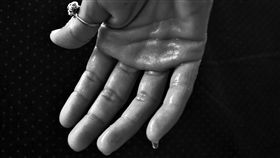 尿液,汗水,排汗,排尿,尿酸,排毒（示意圖／pixabay）