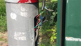 高雄多處電桿電線外露　圖／翻攝自簡煥宗臉書