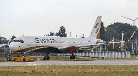 星宇首架飛機完成塗裝  10月底前回