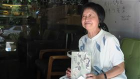 她的美麗島時光  唐香燕生命經歷見證台灣民主作家唐香燕（圖）經歷丈夫陳忠信（前國安會副秘書長）因美麗島事件入獄，撕開受害家屬的標籤，以回憶方式寫下「時光悠悠美麗島」，用女性生命史見證台灣民主過往。中央社記者陳政偉攝  108年9月10日