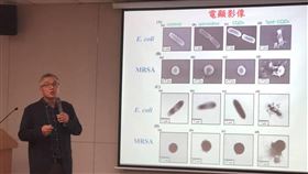 海洋大學生命科學暨生物科技學系教授黃志清國立台灣海洋大學生命科學暨生物科技學系教授黃志清帶領的研究團隊，從2013年開始投入調控分子聚合與碳化程度的固態合成技術的研究。中央社記者吳柏緯攝　108年9月10日