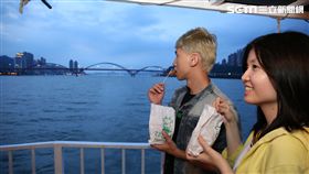 中秋節,藍色公路,雞排夜航,淡水河,夜景,三重牛乳大王,雞排