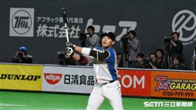 ▲王柏融在札幌巨蛋首次出賽。（圖／記者王怡翔攝影）