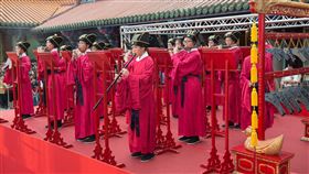 祭孔大典風光背後的不易  樂生紀錄片首映台北市孔廟首度針對賦予釋奠典禮靈魂樂章的重慶國中樂生們拍攝「樂生．聲年」紀錄片，盼藉由影像將文化故事傳達給社會大眾。（台北市民政局提供）中央社記者陳怡璇傳真  108年9月10日