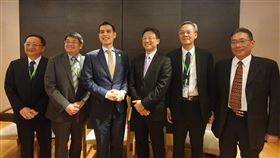 宏碁孵資安小金雞  安碁資訊將上櫃業績加溫宏碁旗下小金雞安碁資訊通過上櫃，成為國內首家IPO的資安服務廠商。圖左3為安碁董事長施宣輝、右3為安碁總經理吳乙南。中央社記者江明晏攝  108年9月10日