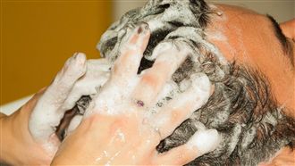 髮廊洗頭較持久？內行人曝3關鍵撐4天不癢