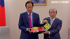 郭台銘,王金平,送月餅