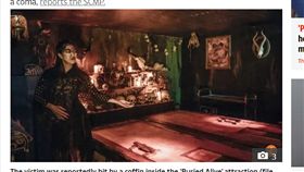 海洋公園玩鬼屋　他慘遭棺材活活打死！導演出面曝失事原因（圖／翻攝自英國《太陽報》）