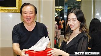 林志玲爸爸現身挑婚鞋！婚禮進度曝光