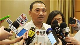 新北打造長照綜合園區  食衣住行育樂全包新北市長侯友宜（前）11日在市政會議後宣布，將在三重碧華國中舊校址、中和積穗國中旁國有地，規劃包含食衣住行育樂醫養All in one的「長照綜合園區」。中央社記者王鴻國攝  108年9月11日