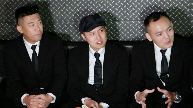 天團出道十年　爆曾輪流強姦「他」