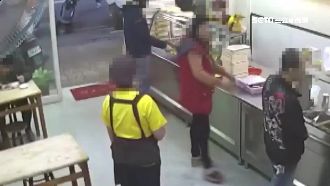 你害我被炒魷魚！醉婦闖便當店怒揮刀