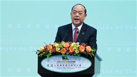 (16:9)賀一誠當選澳門特首澳門25日選出賀一誠為第5任行政長官。圖為8月10日，賀一誠以候選人身分出席政綱宣講及答問大會。（中新社提供）中央社 108年8月25日