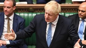 英國國會10日否決首相強生（中）提前大選的動議。（圖取自facebook.com/ukparliament）