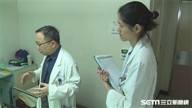 26歲張姓女子因踩飛輪後雙腿疼痛腫脹，尿出醬油尿，就醫確診罹患橫紋肌溶解症。（圖／南投醫院提供）