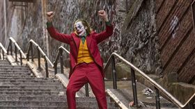 小丑　華納兄弟提供