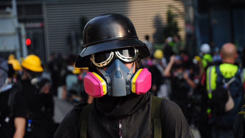 逾百英議員致信政府　籲給香港人身分