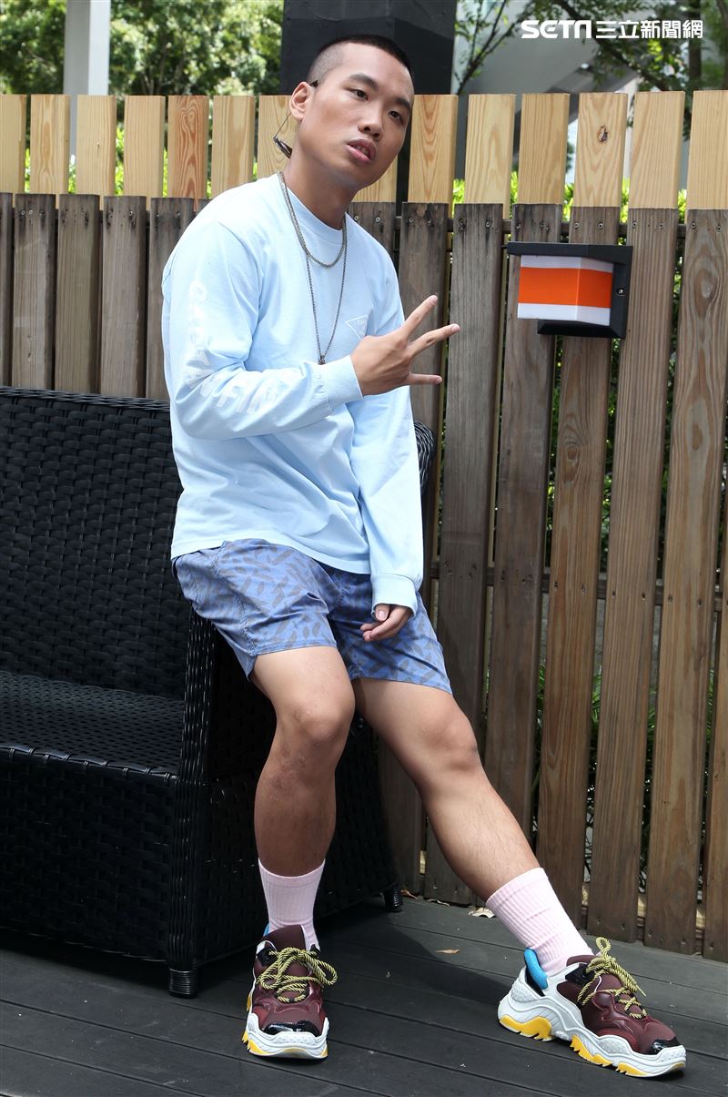 嘻哈俠客許時發行最新國語專輯並加盟角落娛樂。（記者邱榮吉/攝影）