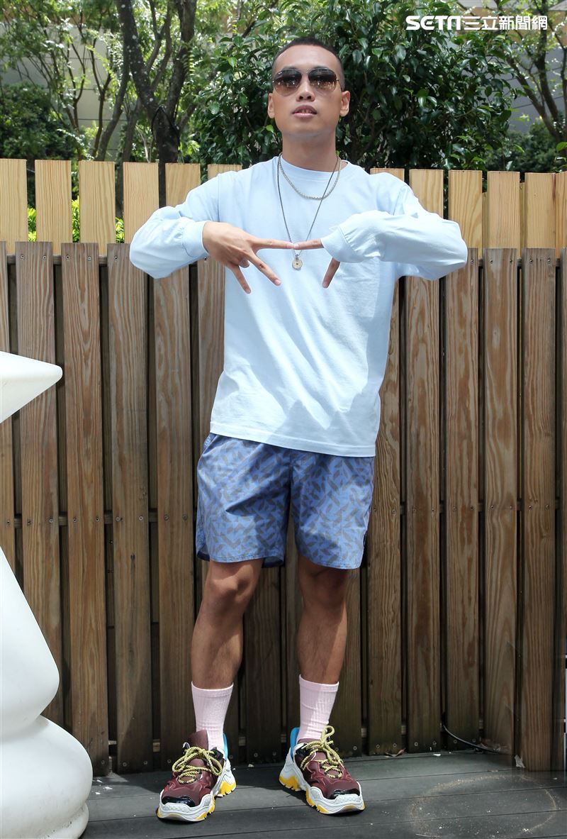 嘻哈俠客許時發行最新國語專輯並加盟角落娛樂。（記者邱榮吉/攝影）