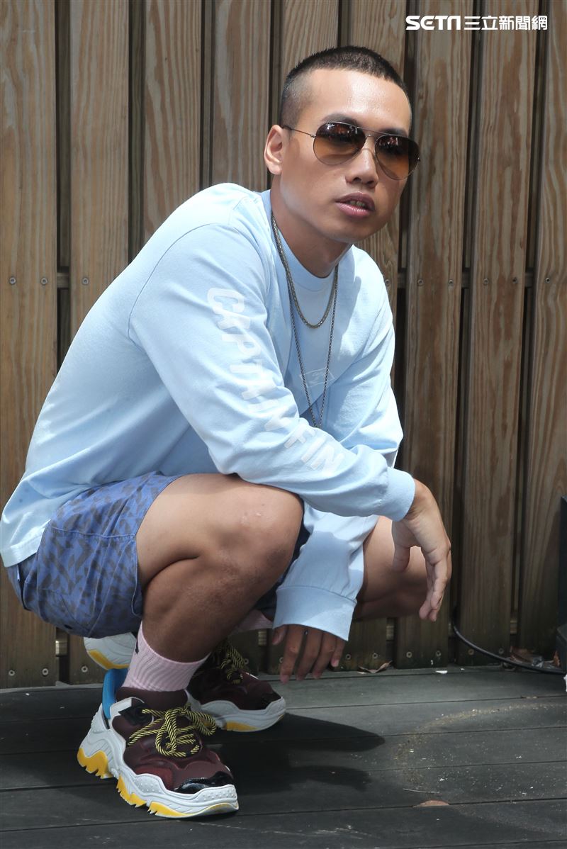 嘻哈俠客許時發行最新國語專輯並加盟角落娛樂。（記者邱榮吉/攝影）