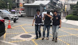 警匪駁火百餘發…風飛沙角頭棄械投降