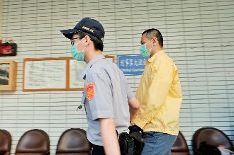 殺母剁頭丟出去　吸安男二審逆轉無罪