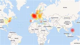 （16:9）臉書「Messenger」通訊軟體，12日晚間傳出無法連線上網，歐洲災情超嚴重。（圖／翻攝自Downdetector診斷網站）
