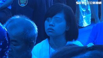 薛定岳告別式　未婚妻落寞模樣惹憐