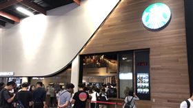展覽攬客新招 星巴克全台首創外帶窗口在世貿星巴克8月起進駐世貿一館，並配合展場規劃全台第一個外帶咖啡點餐窗口，中華民國對外貿易發展協會表示，希望藉此為各項展覽帶來更多客源。（外貿協會提供）中央社記者廖禹揚傳真 108年9月13日